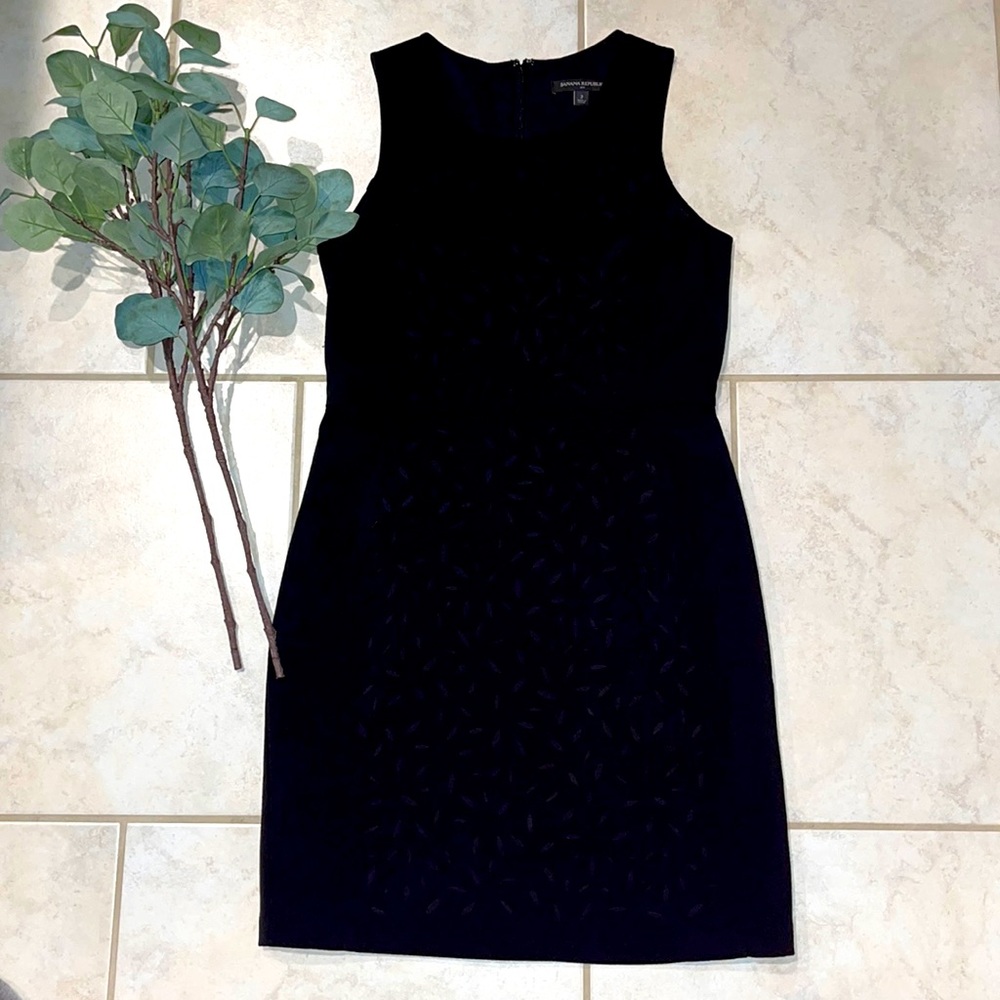 BANANA REPUBLIC black dress in size 2